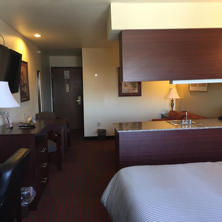 Northwood Bridgepointe Inn & Suites Toledo-Perrysburg-Rossford-Oregon-Maumee By Hollywood Casino מראה חיצוני תמונה