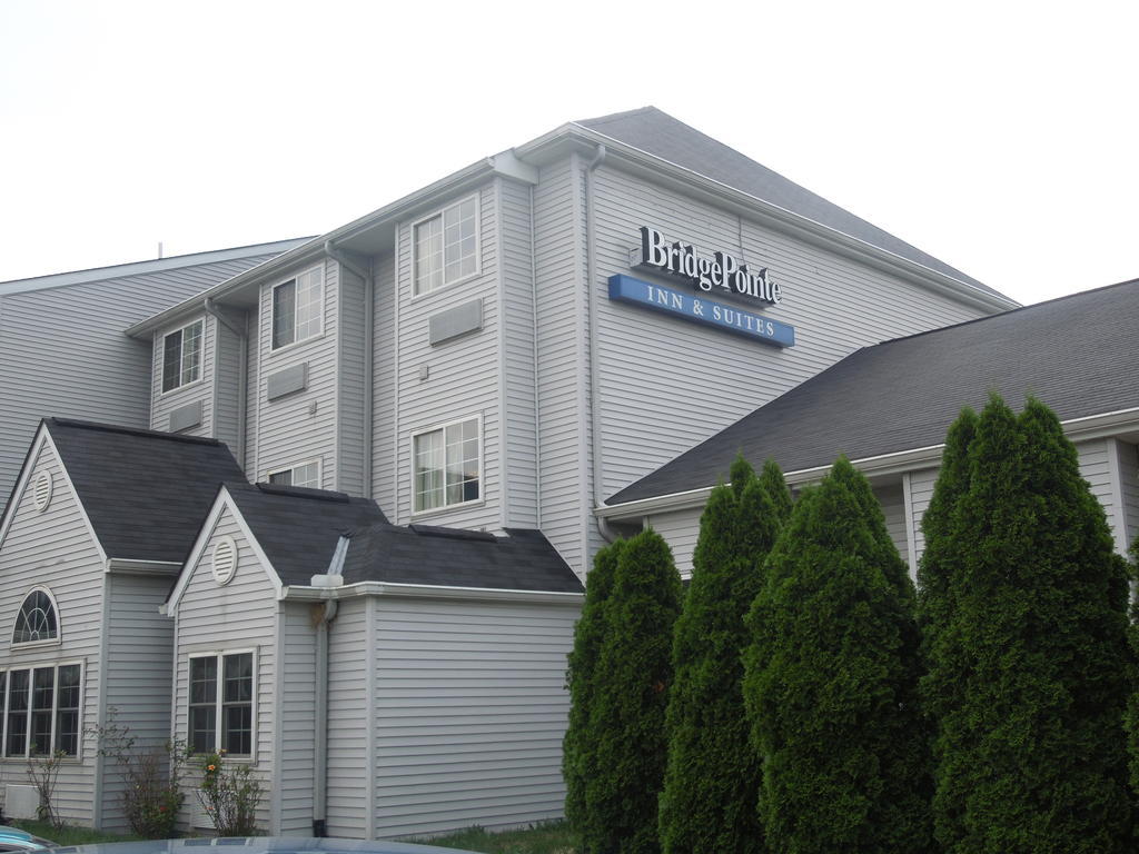 Northwood Bridgepointe Inn & Suites Toledo-Perrysburg-Rossford-Oregon-Maumee By Hollywood Casino מראה חיצוני תמונה