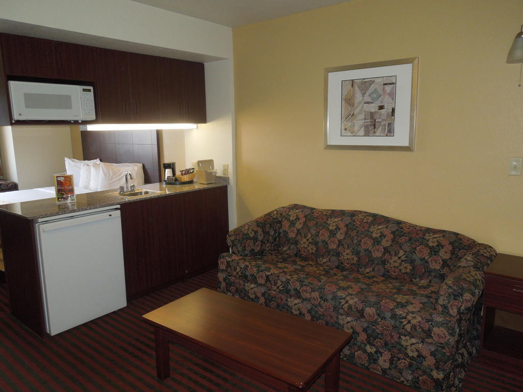 Northwood Bridgepointe Inn & Suites Toledo-Perrysburg-Rossford-Oregon-Maumee By Hollywood Casino מראה חיצוני תמונה